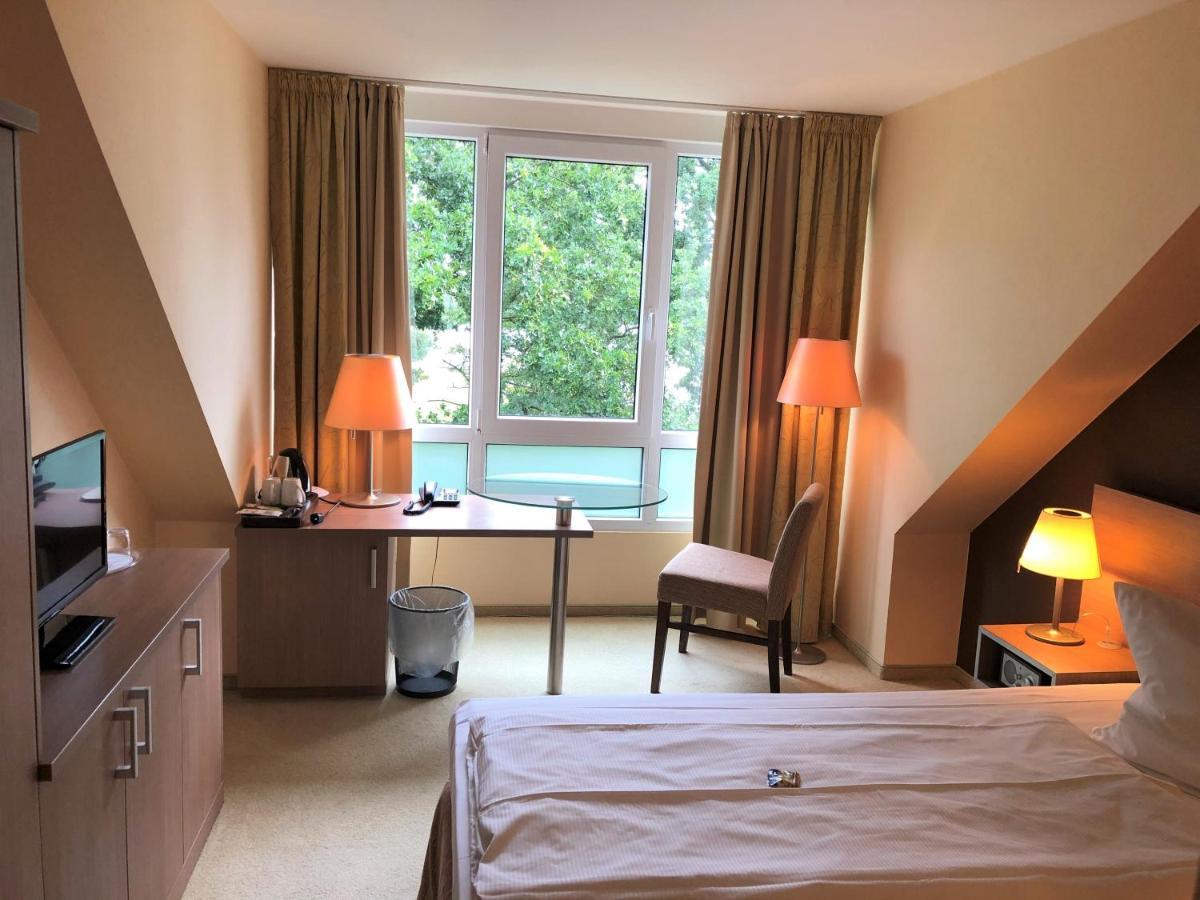 Hotel Seeblick Thuelsfeld Exterior photo